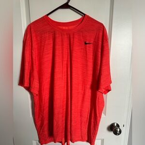 Nike Men's Orange Red T-Shirt 3XL
